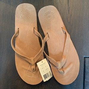 NWT Ugg Kayla Leather Flip Flop 9